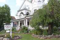 Exterior Victorian Charm Inn