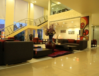 Lobby 2 Sara Regency