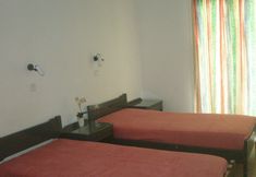 Bedroom 3 Emerald Hotel