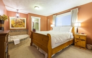 Bedroom 2 Creekside B & B