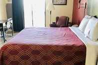 Bedroom Econo Lodge