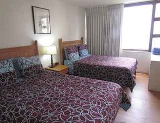 Bedroom 2 Waikiki Banyan - Walk to the Beach