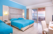 Bilik Tidur 7 Grand Blue Beach Hotel