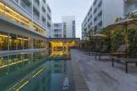 Swimming Pool Kantary 304 Hotel