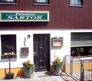 Exterior 4 Pension Sartor