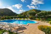 Swimming Pool Villa Garden