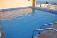 Swimming Pool Hotel Naren Palace