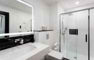 In-room Bathroom 4 Montcalm Royal London House - City Of London