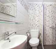 Toilet Kamar 7 Ideon Hotel