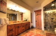 In-room Bathroom 3 Gore Creek Place Condominiums