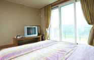 Bedroom 7 Club Olympia Pension & Resort