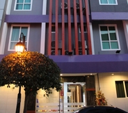 Exterior 3 KL Hotel