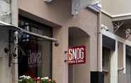 Exterior 2 SNOG Rooms & Suites