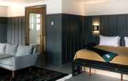 Kamar Tidur 2 The Coachman Hotel