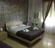 Bedroom 6 B&B Napoli Stazione