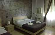 Bedroom 6 B&B Napoli Stazione