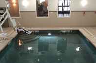 Swimming Pool Comfort Inn and Suites