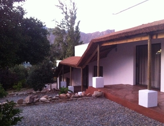 Exterior 2 Mountain View Lodge Montagu