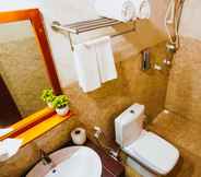 In-room Bathroom 2 Villa Kamadhoo