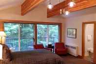 Bedroom The Lodge at Skeena Landing