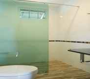 In-room Bathroom 5 Cleanwave Resort Chumphon