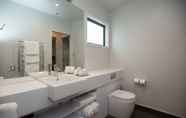 Toilet Kamar 2 Pedlars Motel