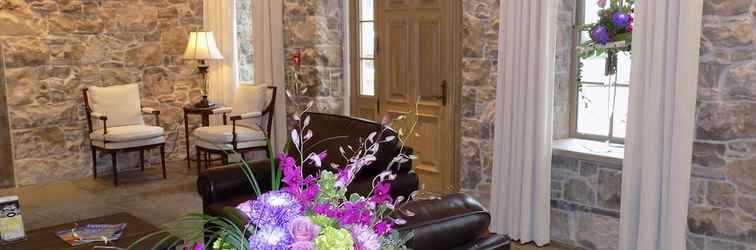 Lobby The Barracks Inn