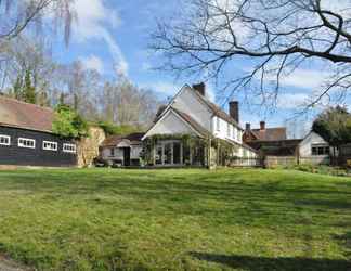 Exterior 2 Little Tidebrook Farm