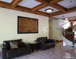 Lobby 2 Splash Suites Hotel Laguna