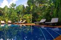 Swimming Pool Villa Nissa