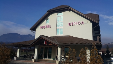 Bên ngoài 4 Hotel Benda