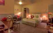Bedroom 2 Hotel Infotel