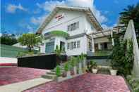 Bangunan Hotels JoJos