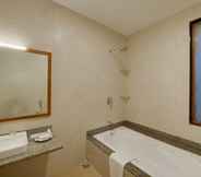 In-room Bathroom 2 juSTa Brij Bhoomi Nathdwara