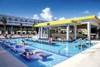 Swimming Pool Riu Republica - Adults only - All Inclusive