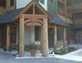 Exterior 2 Mountain Town Properties Cascade Lodge 3A