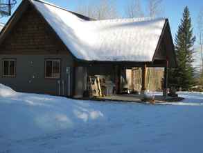 Exterior 4 Mountain Town Properties Aladar's Guest Cabin