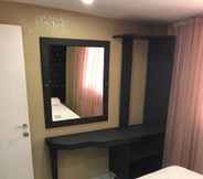 Kamar Tidur 7 Orange Airport Hotel