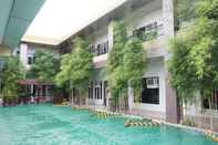 Kolam Renang Zanrock MicroHotel