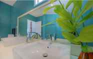 Toilet Kamar 5 1 Bedroom Beach Front Villa Bangrak