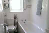 In-room Bathroom Castlefield Cottage in Central Cupar