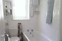 In-room Bathroom Castlefield Cottage in Central Cupar