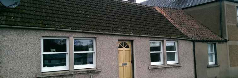 Exterior Castlefield Cottage in Central Cupar