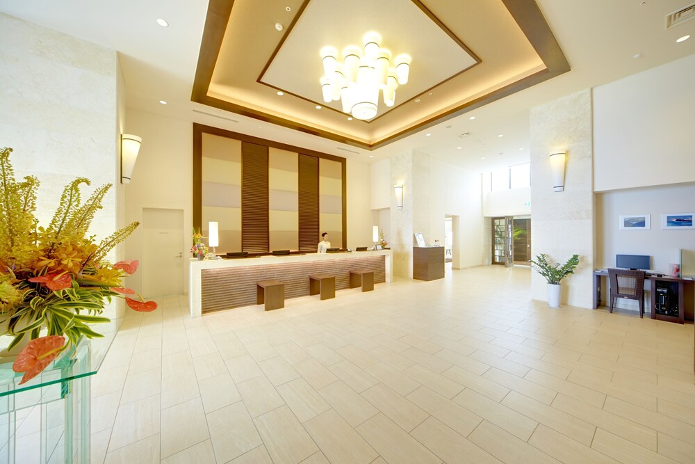 Lobi 4 Ryukyu Onsen Senagajima Hotel