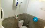 Toilet Kamar 3 Sarin Guesthouse