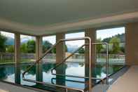 Swimming Pool AlpinLODGE Schluga