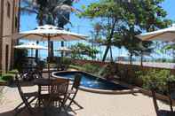สระว่ายน้ำ Cais da Praia Hotel