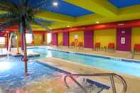 Swimming Pool Comfort Suites Regina