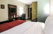 Bedroom 4 Comfort Suites Regina