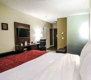 Kamar Tidur 4 Comfort Suites Regina